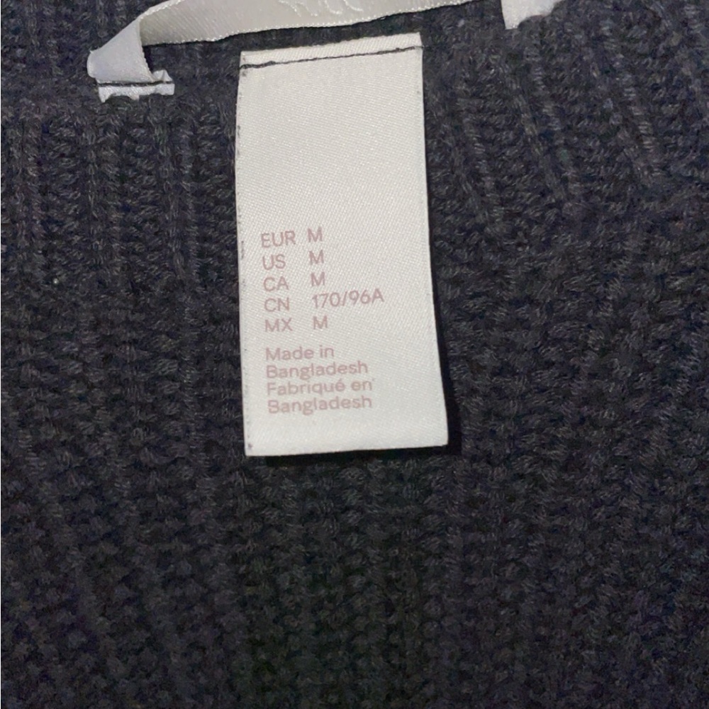 dark gray h&m sweater